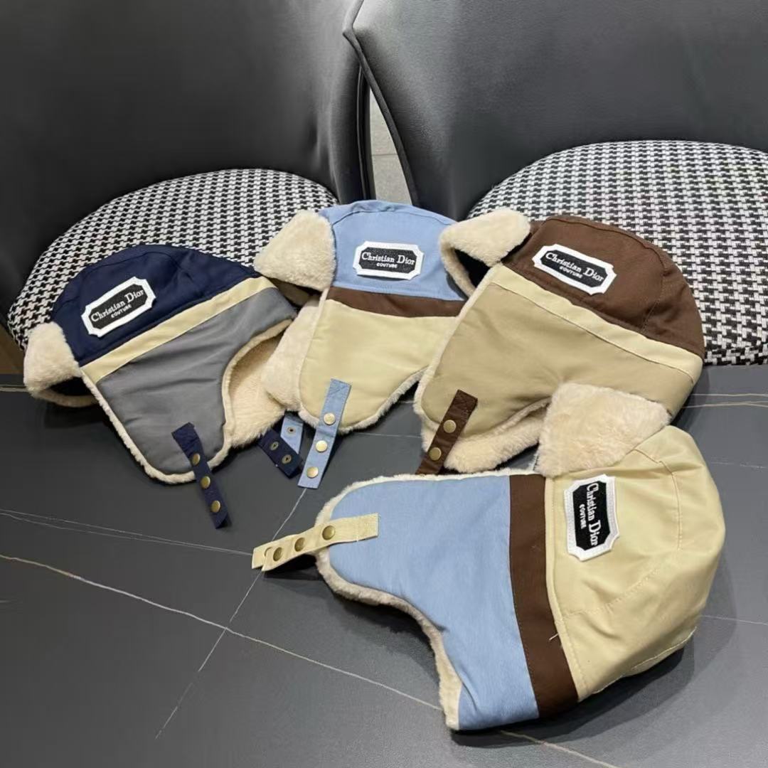 DIOR迪奥 加绒雷锋帽子女防风防寒东北帽百搭加厚飞行员护耳帽