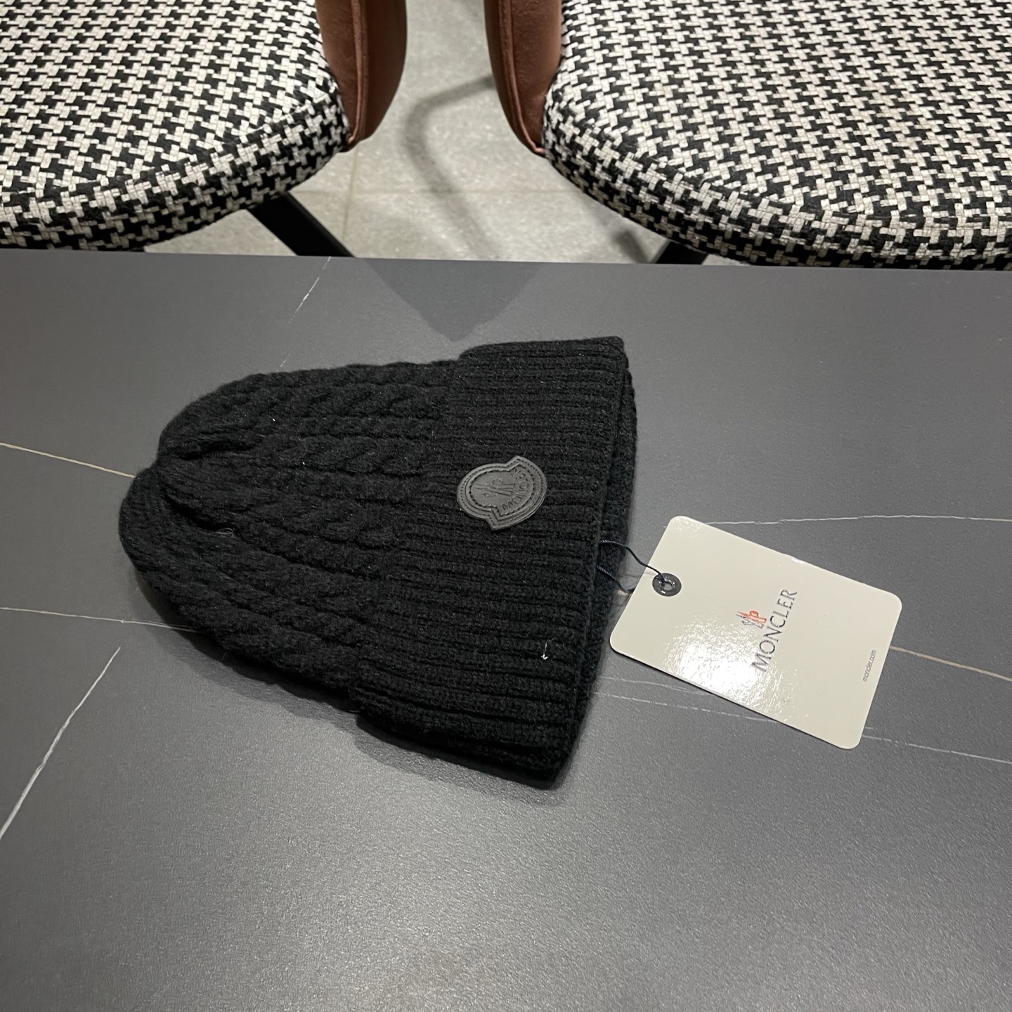 👒蒙‌口Moncler官‌网最新‎蒙​口针​织‌帽‎，配​蒙口专​柜‎防尘‌袋，防伪‎标签​内标洗​水标