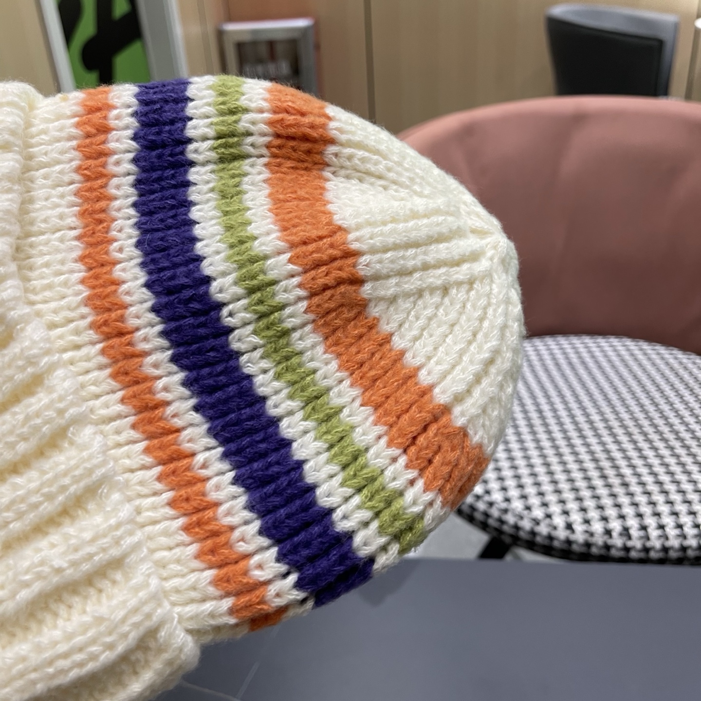 MONCLER蒙口针织毛线帽，好品质高端大气，超火爆💖质感很赞，出街超好搭配！时尚潮流！冬天必备单品，男