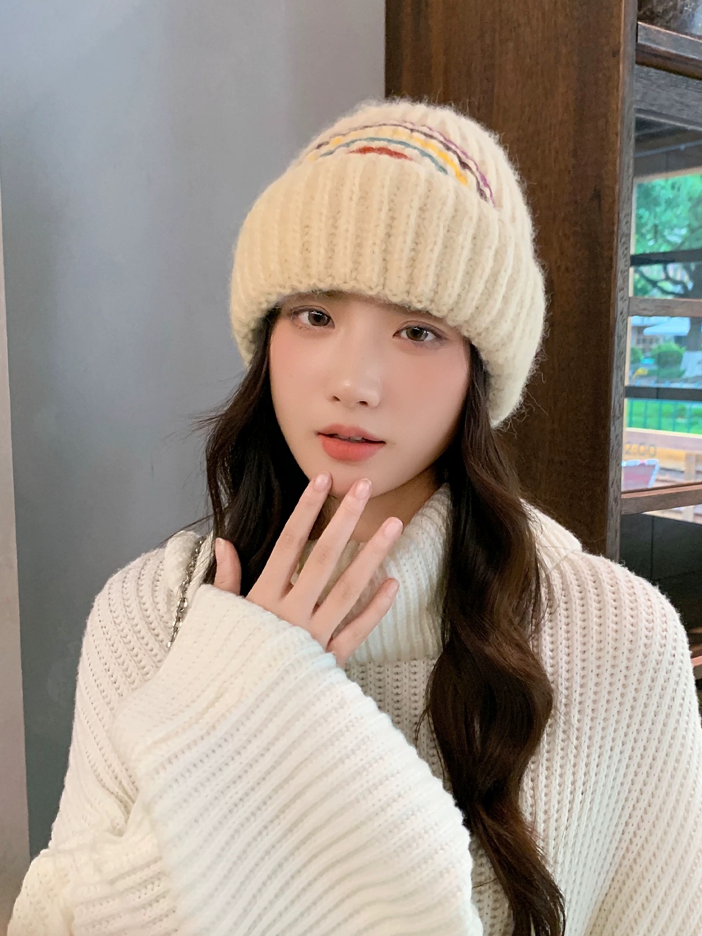 CHANEL香奈儿 新款彩虹刺绣毛线帽子女秋冬保暖护耳针织帽显脸小百搭包头帽冷帽