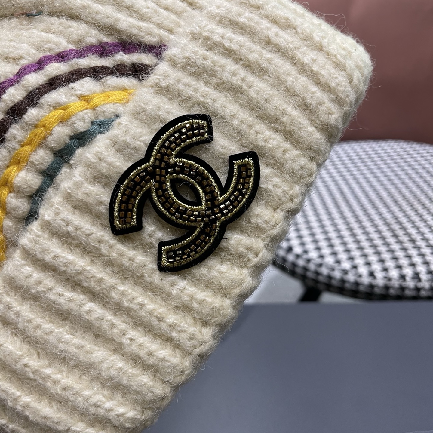 CHANEL香奈儿 新款彩虹刺绣毛线帽子女秋冬保暖护耳针织帽显脸小百搭包头帽冷帽