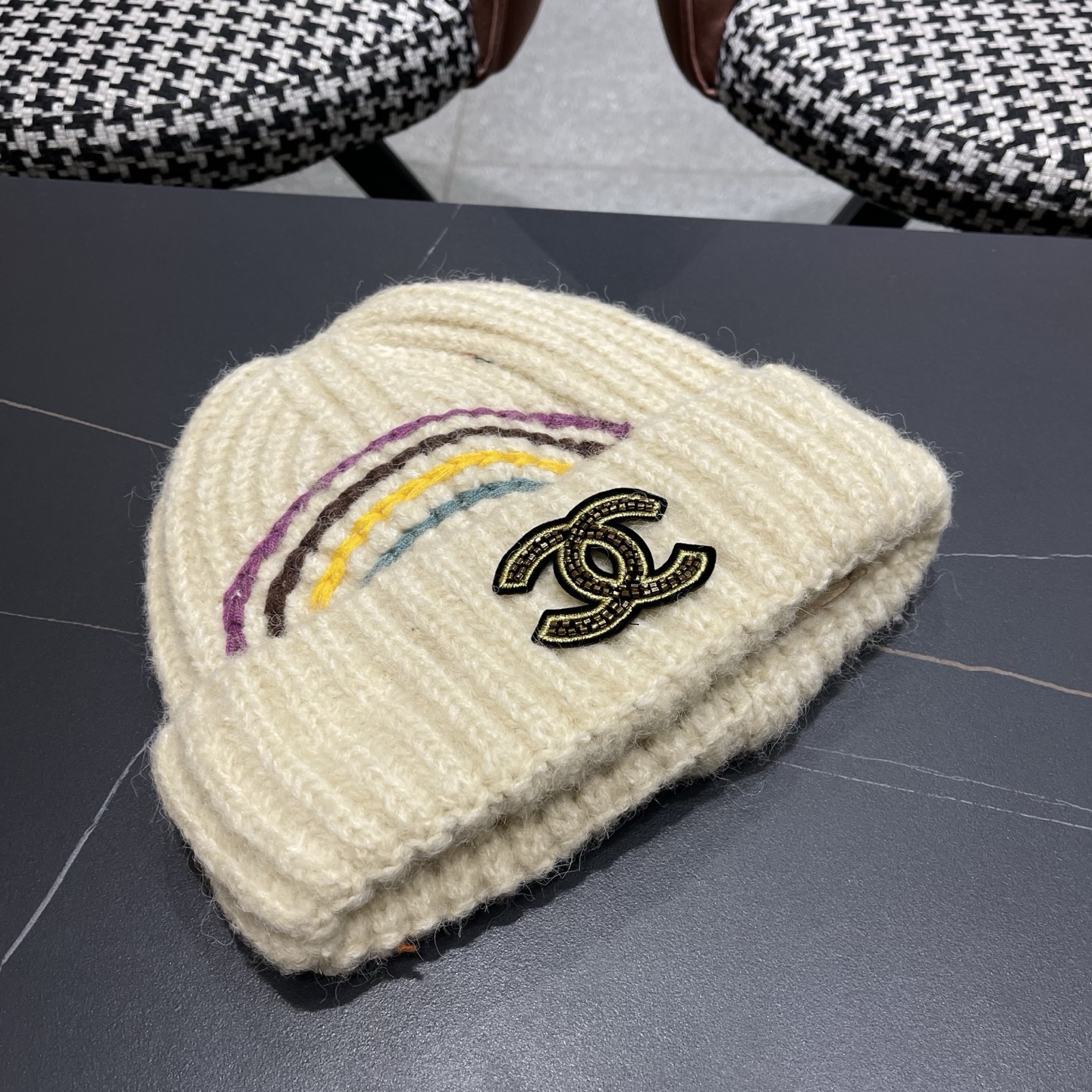 CHANEL香奈儿 新款彩虹刺绣毛线帽子女秋冬保暖护耳针织帽显脸小百搭包头帽冷帽