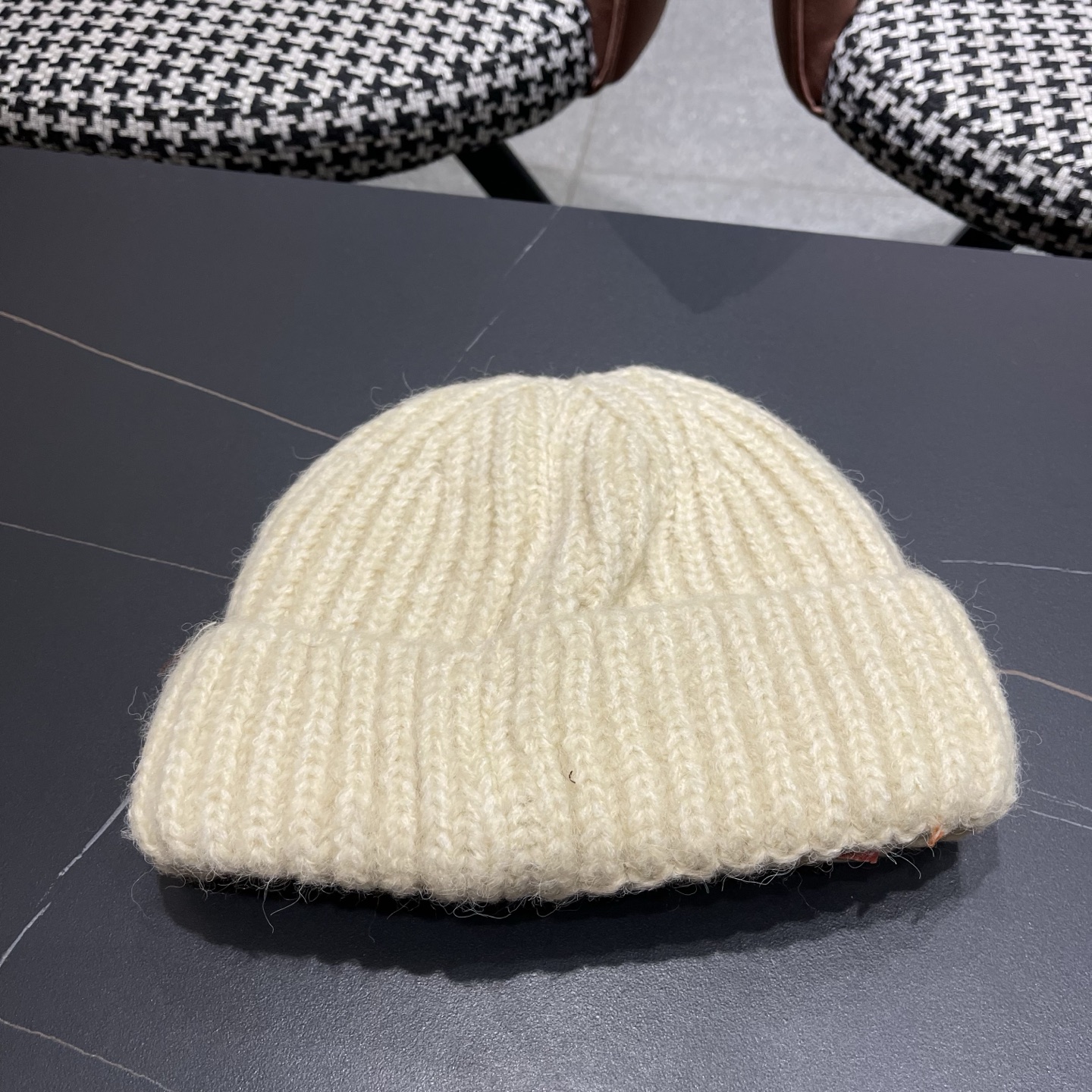 CHANEL香奈儿 新款彩虹刺绣毛线帽子女秋冬保暖护耳针织帽显脸小百搭包头帽冷帽