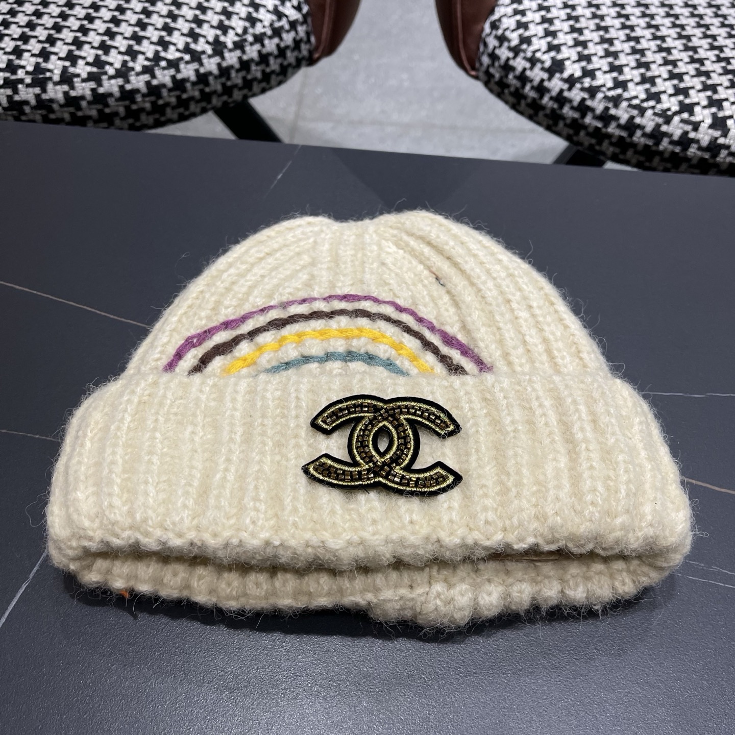 CHANEL香奈儿 新款彩虹刺绣毛线帽子女秋冬保暖护耳针织帽显脸小百搭包头帽冷帽