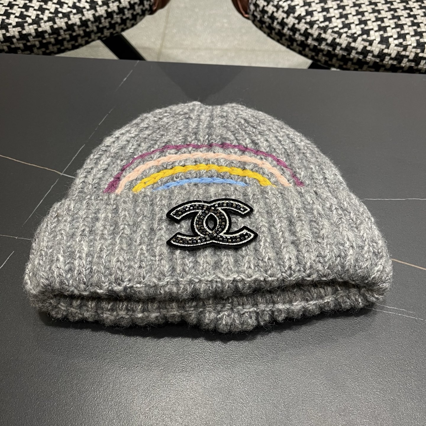 CHANEL香奈儿 新款彩虹刺绣毛线帽子女秋冬保暖护耳针织帽显脸小百搭包头帽冷帽