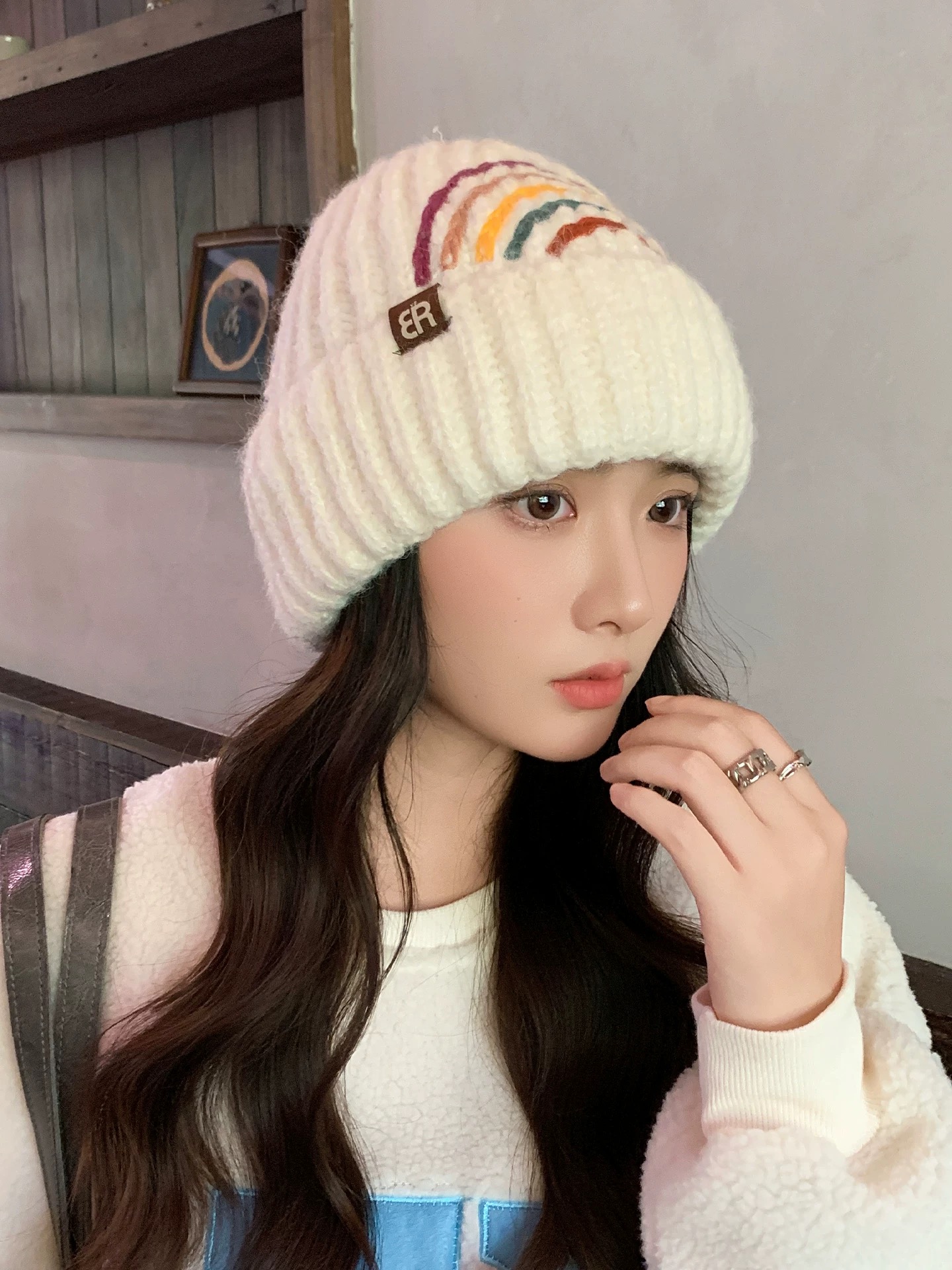 CHANEL香奈儿 新款彩虹刺绣毛线帽子女秋冬保暖护耳针织帽显脸小百搭包头帽冷帽