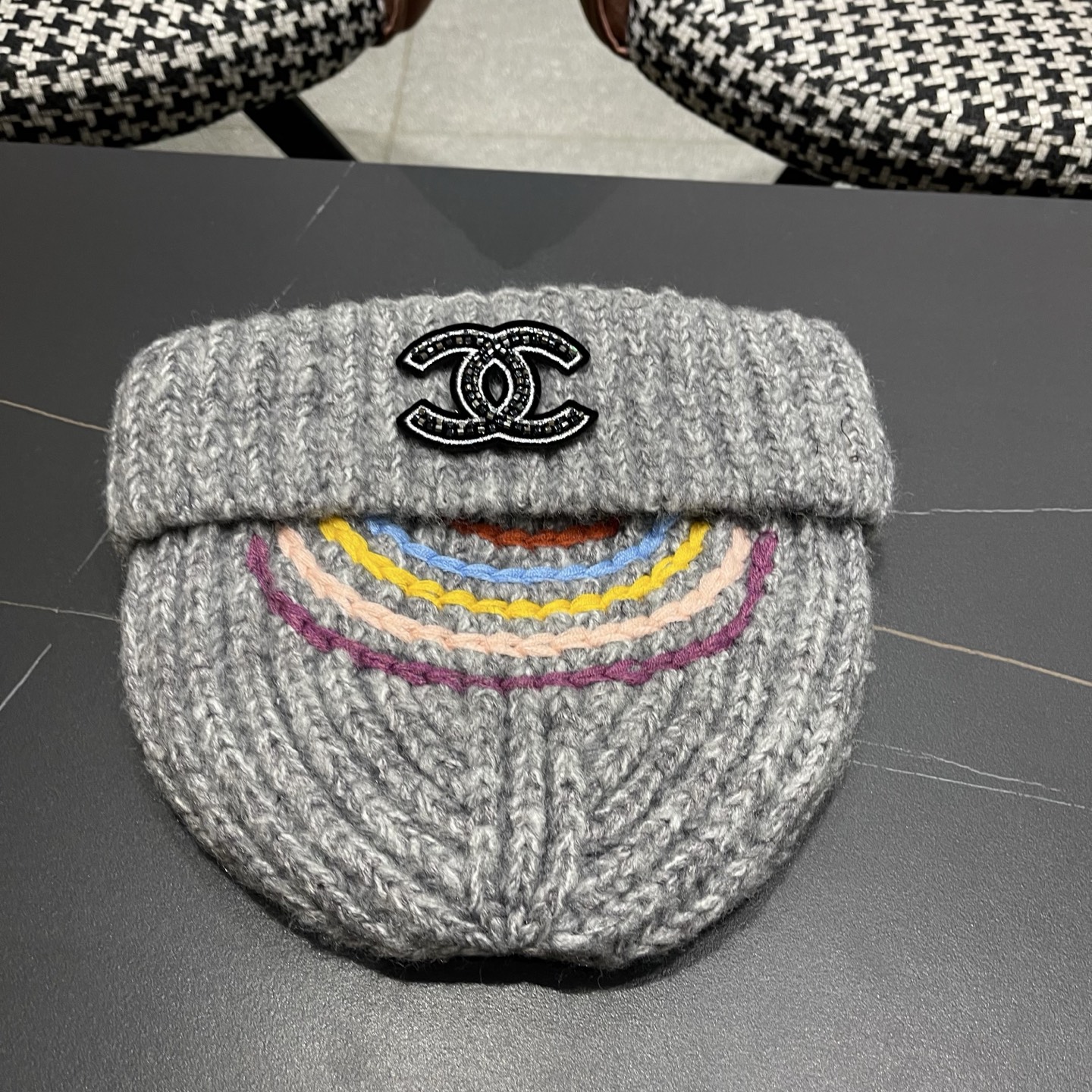 CHANEL香奈儿 新款彩虹刺绣毛线帽子女秋冬保暖护耳针织帽显脸小百搭包头帽冷帽