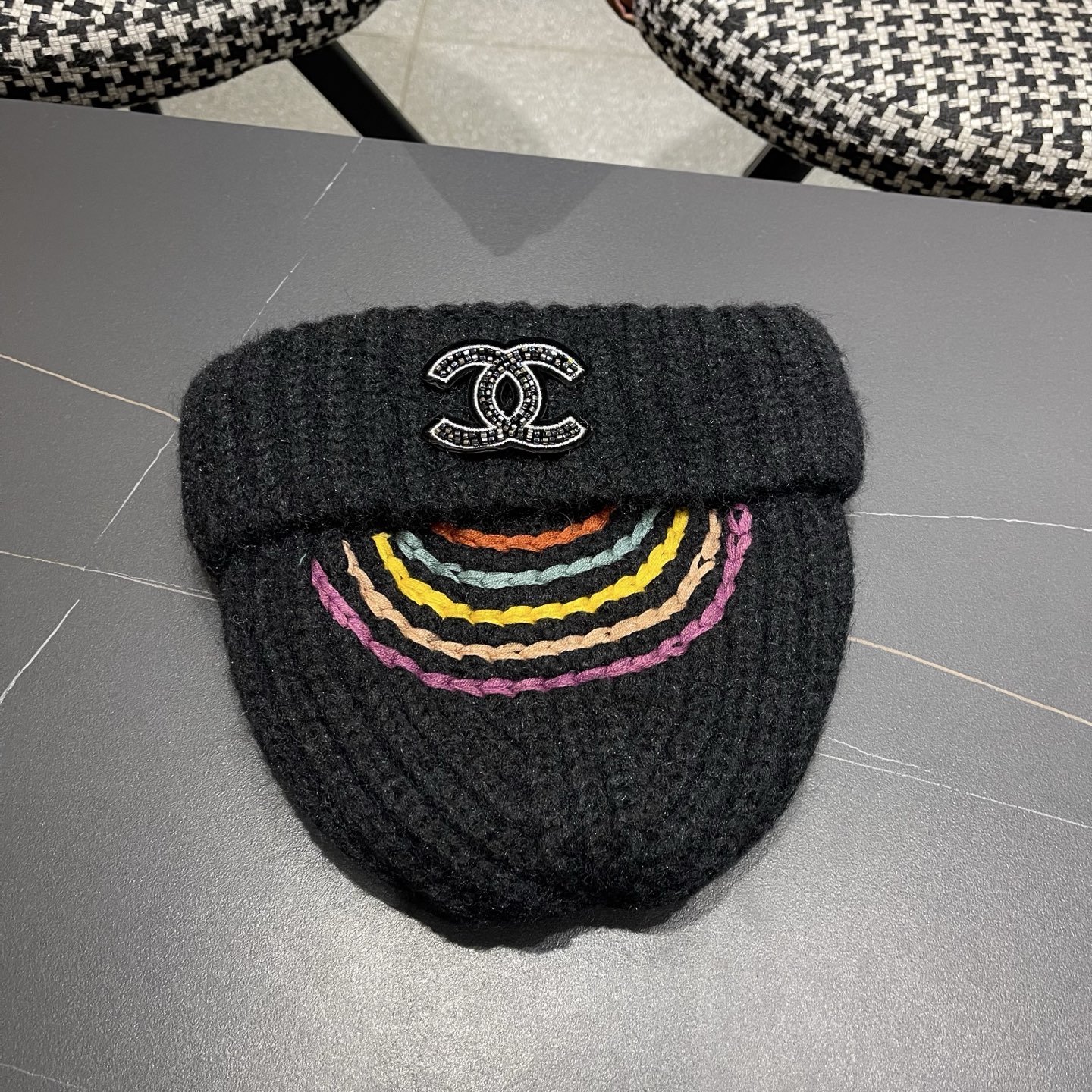 CHANEL香奈儿 新款彩虹刺绣毛线帽子女秋冬保暖护耳针织帽显脸小百搭包头帽冷帽