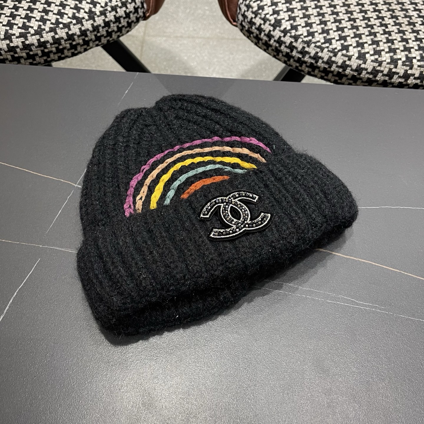 CHANEL香奈儿 新款彩虹刺绣毛线帽子女秋冬保暖护耳针织帽显脸小百搭包头帽冷帽