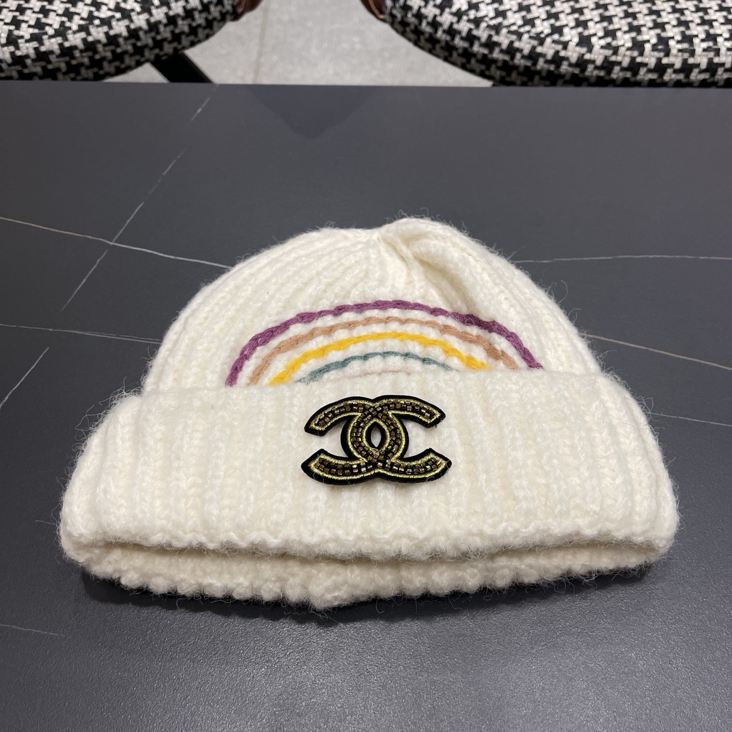 CHANEL香奈儿 新款彩虹刺绣毛线帽子女秋冬保暖护耳针织帽显脸小百搭包头帽冷帽