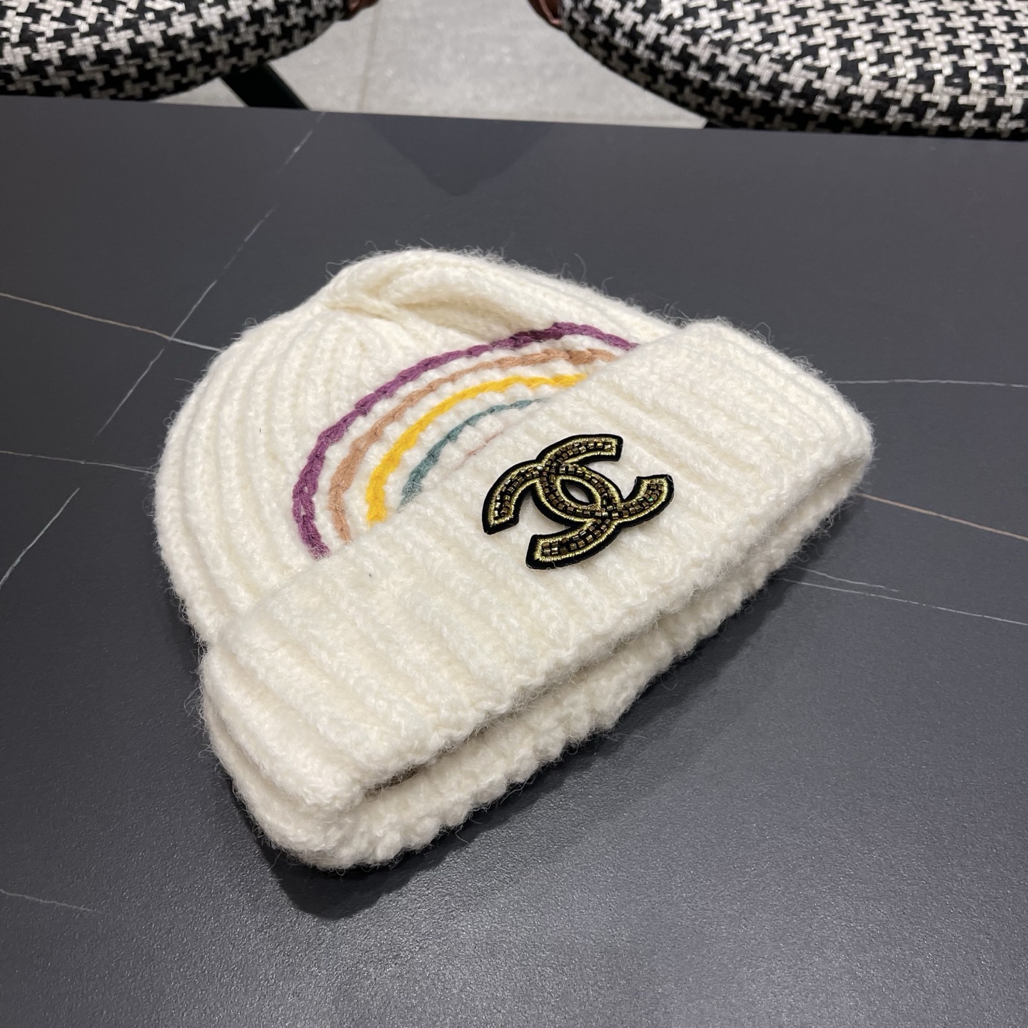 CHANEL香奈儿 新款彩虹刺绣毛线帽子女秋冬保暖护耳针织帽显脸小百搭包头帽冷帽