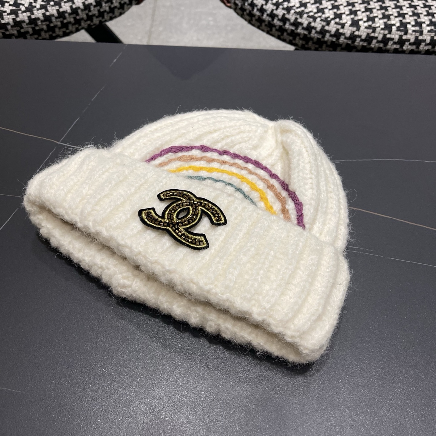 CHANEL香奈儿 新款彩虹刺绣毛线帽子女秋冬保暖护耳针织帽显脸小百搭包头帽冷帽