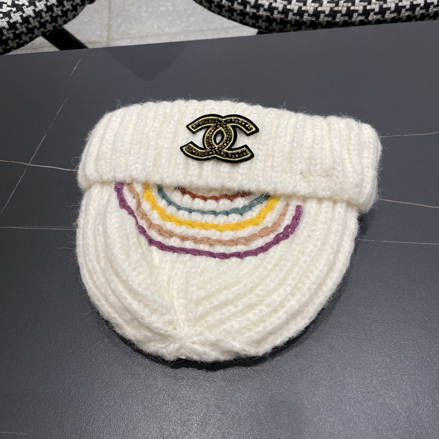 CHANEL香奈儿 新款彩虹刺绣毛线帽子女秋冬保暖护耳针织帽显脸小百搭包头帽冷帽