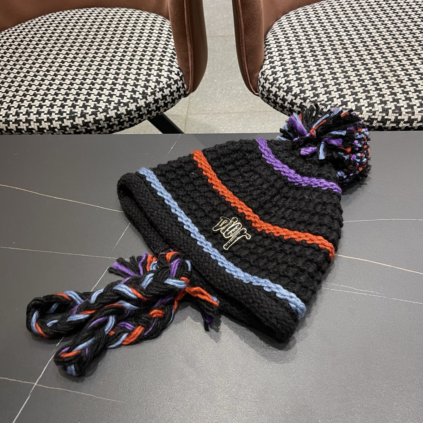 迪奥Dior 2025新款彩色条纹针织套头帽子女秋冬季保暖显脸小百搭护耳毛线帽