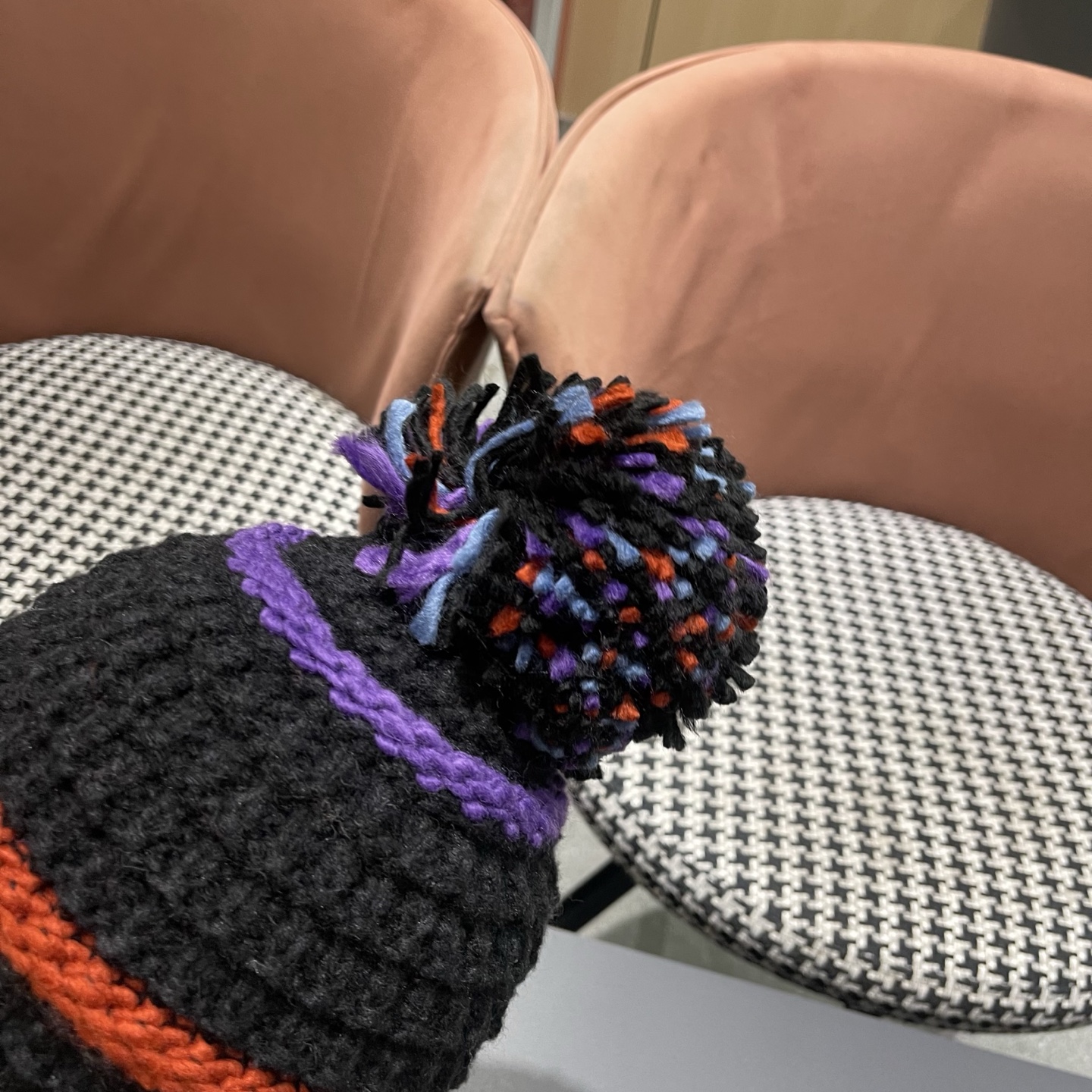 迪奥Dior 2025新款彩色条纹针织套头帽子女秋冬季保暖显脸小百搭护耳毛线帽