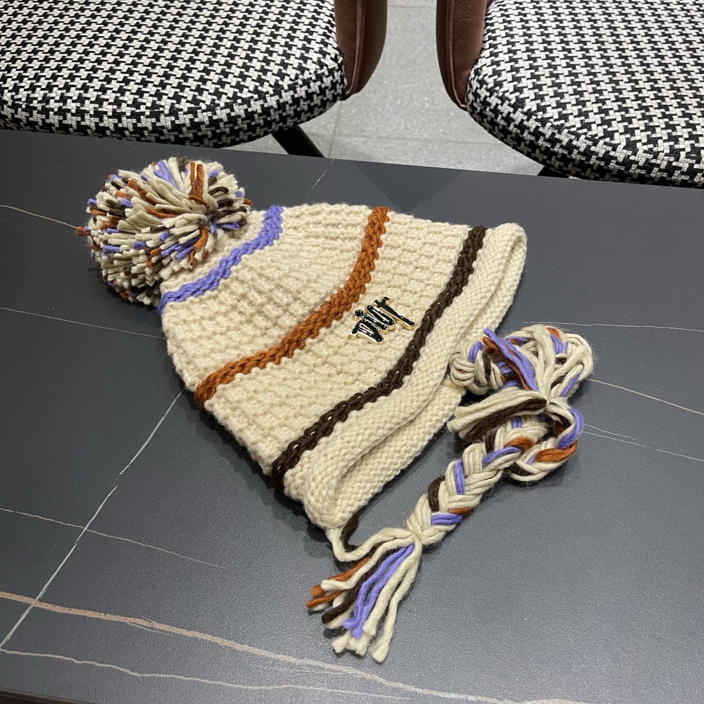 迪奥Dior 2025新款彩色条纹针织套头帽子女秋冬季保暖显脸小百搭护耳毛线帽