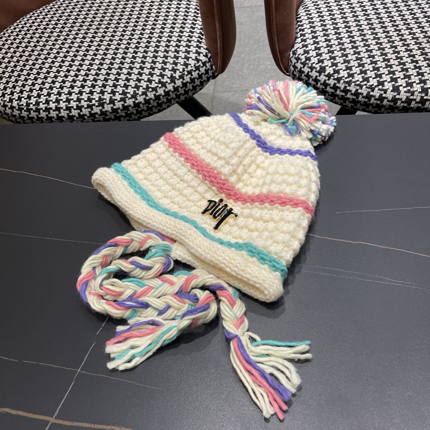 迪奥Dior 2025新款彩色条纹针织套头帽子女秋冬季保暖显脸小百搭护耳毛线帽