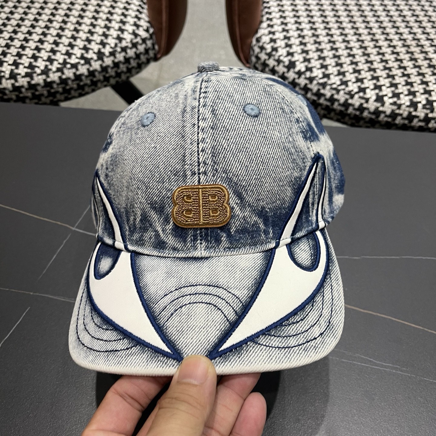 巴黎世家BALENCIAGA 美式水洗牛仔拼皮双刃火焰棒球帽男女街头潮牌大头围重工鸭舌帽子