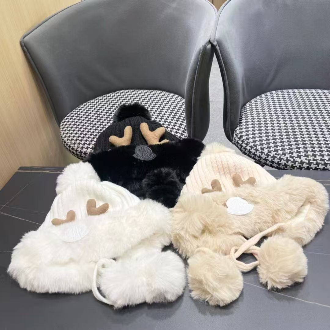 MONCLER蒙口🎩2024冬新款鹿角可爱毛球加绒针织护耳帽女洋气冬季防寒保暖加厚雷锋帽