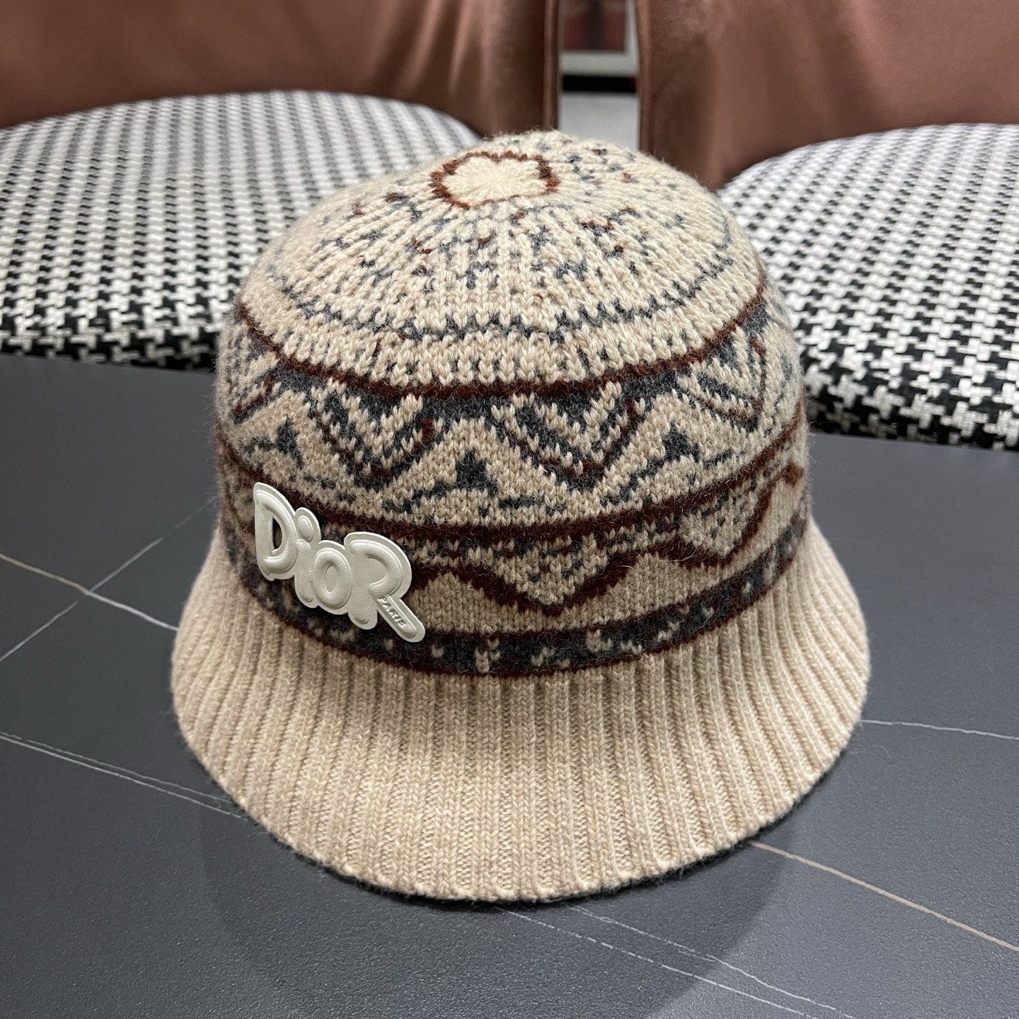 迪奥DIOR2025秋冬渔夫帽针织盆帽韩版时尚百搭毛线帽子新款水桶帽网红ins