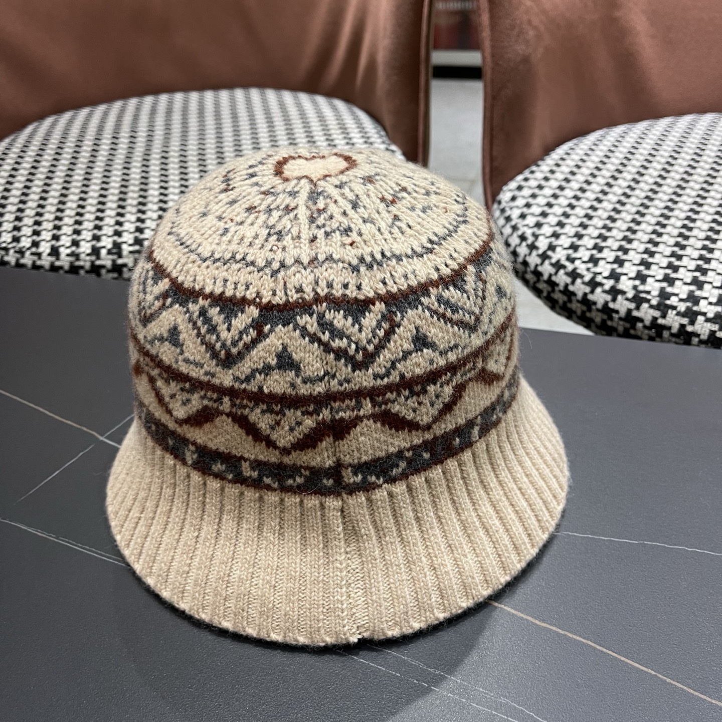 迪奥DIOR2025秋冬渔夫帽针织盆帽韩版时尚百搭毛线帽子新款水桶帽网红ins