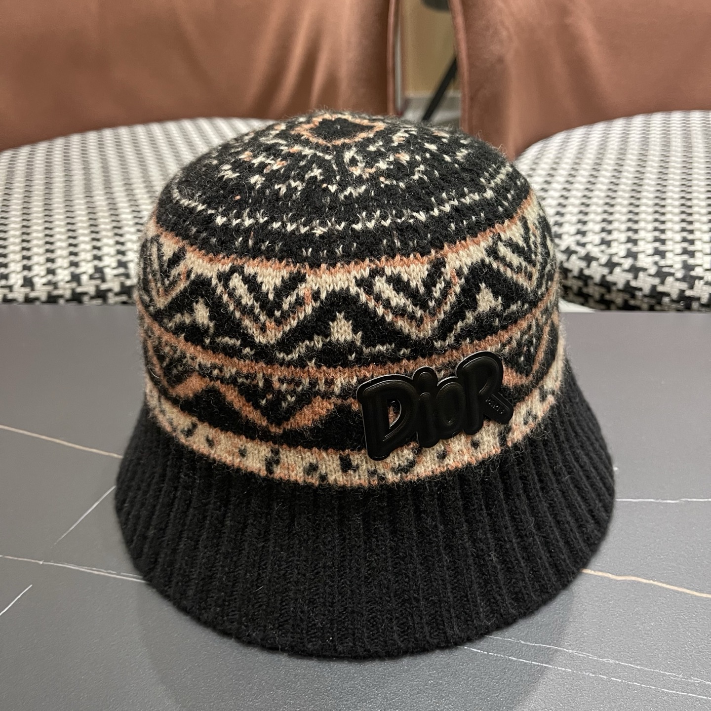 迪奥DIOR2025秋冬渔夫帽针织盆帽韩版时尚百搭毛线帽子新款水桶帽网红ins