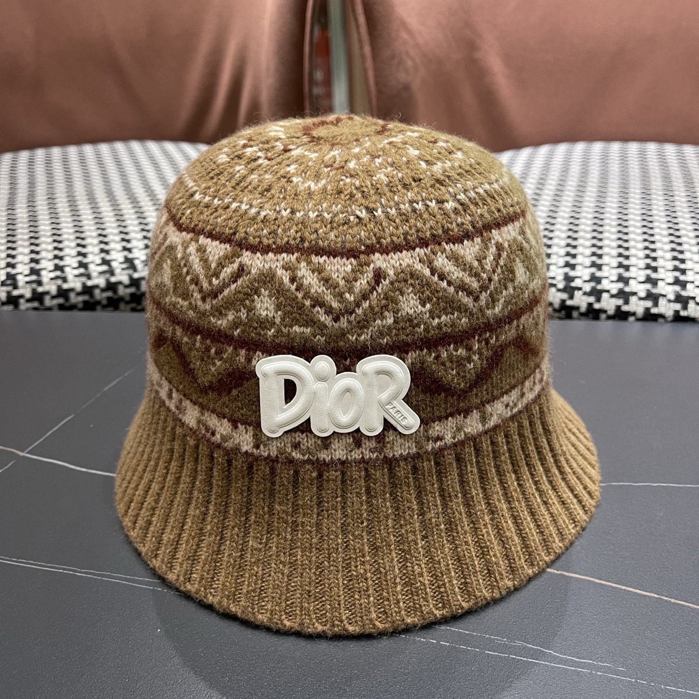 迪奥DIOR2025秋冬渔夫帽针织盆帽韩版时尚百搭毛线帽子新款水桶帽网红ins