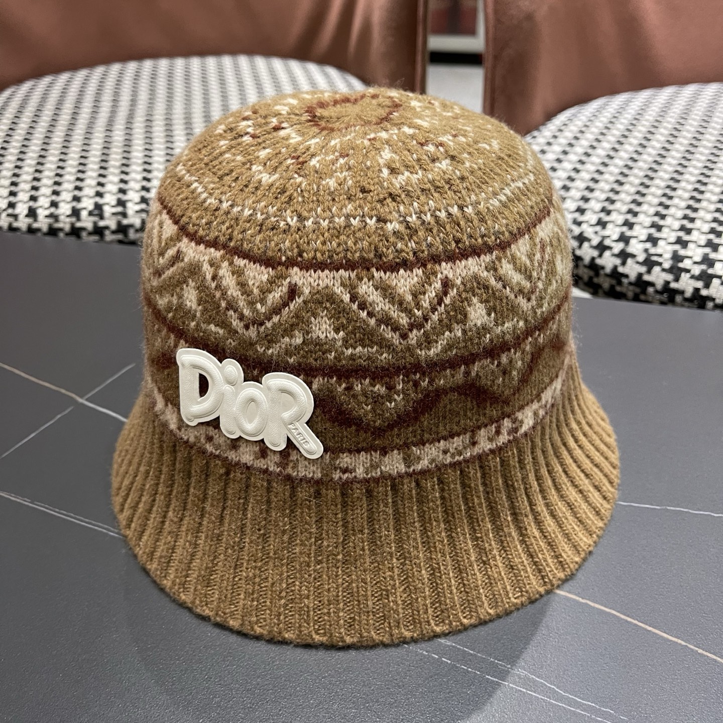 迪奥DIOR2025秋冬渔夫帽针织盆帽韩版时尚百搭毛线帽子新款水桶帽网红ins