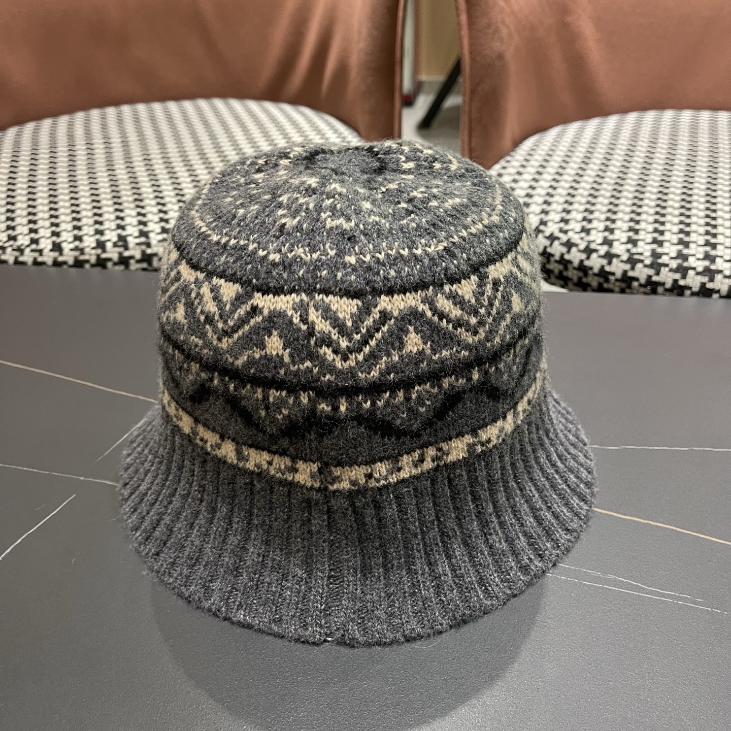 迪奥DIOR2025秋冬渔夫帽针织盆帽韩版时尚百搭毛线帽子新款水桶帽网红ins