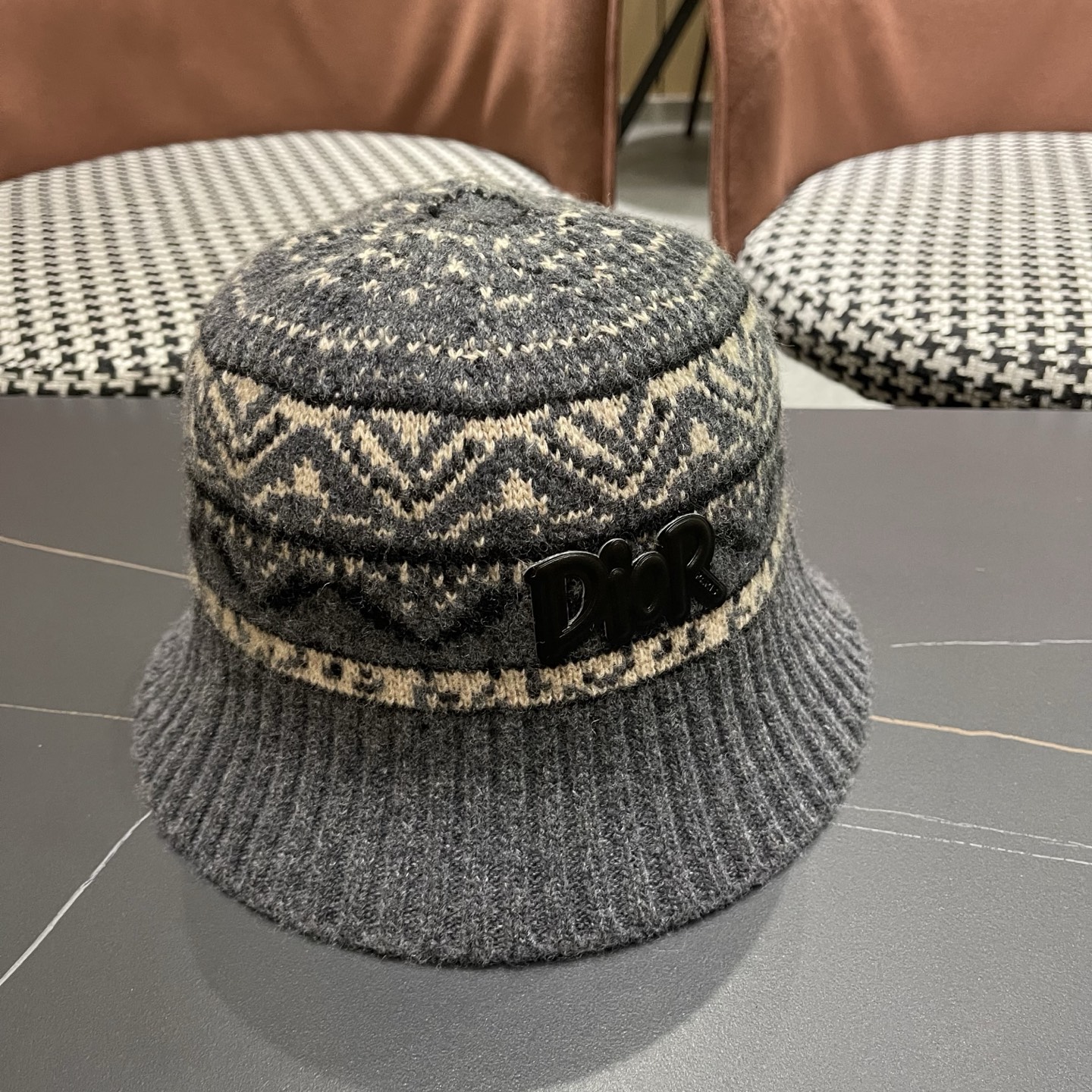 迪奥DIOR2025秋冬渔夫帽针织盆帽韩版时尚百搭毛线帽子新款水桶帽网红ins