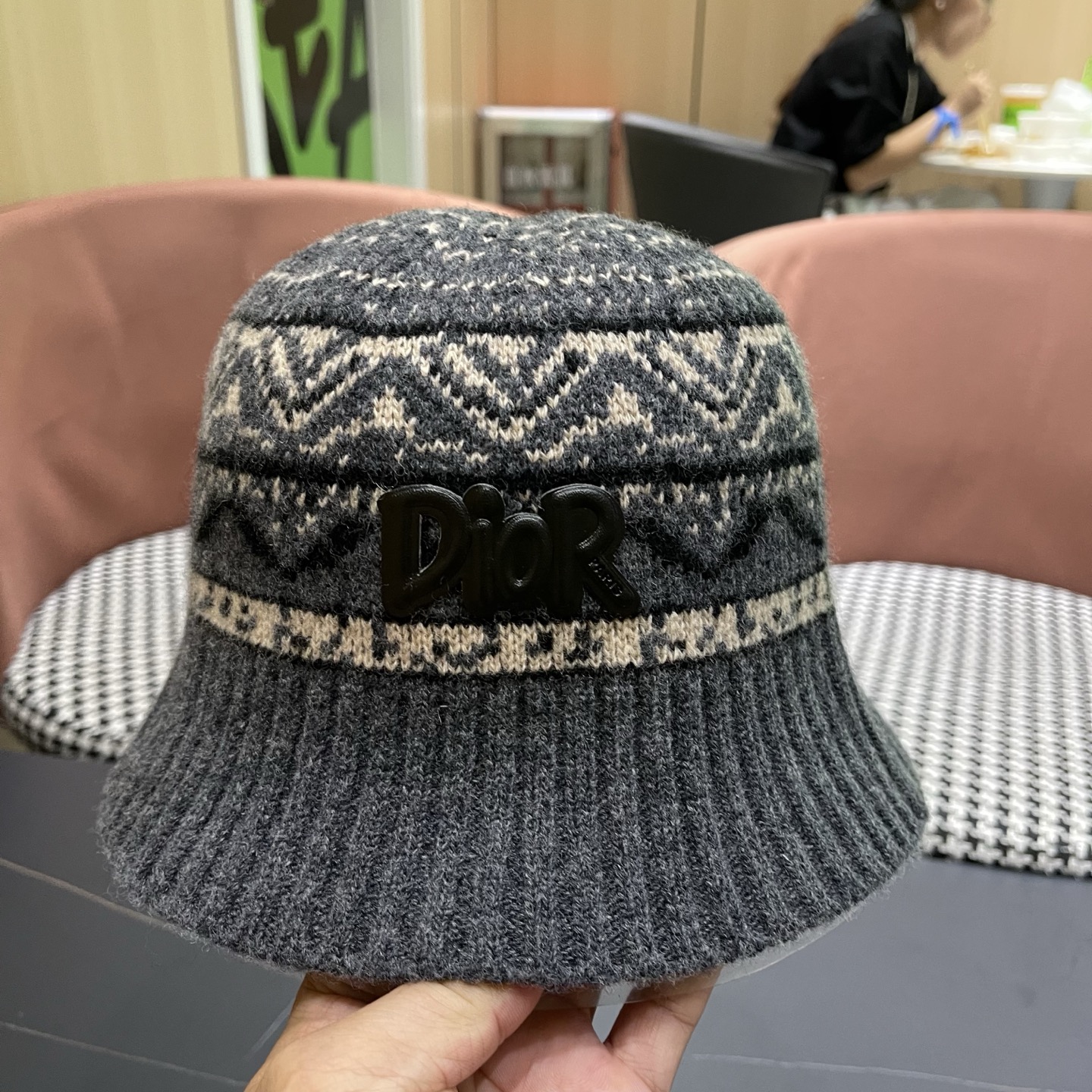 迪奥DIOR2025秋冬渔夫帽针织盆帽韩版时尚百搭毛线帽子新款水桶帽网红ins