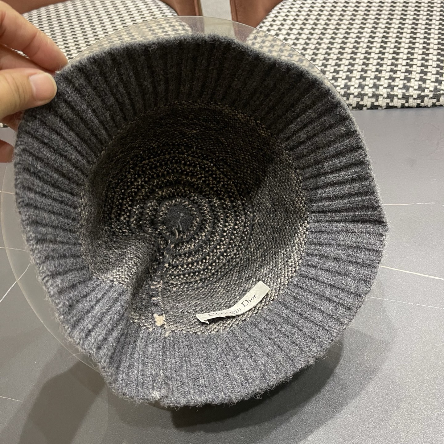 迪奥DIOR2025秋冬渔夫帽针织盆帽韩版时尚百搭毛线帽子新款水桶帽网红ins