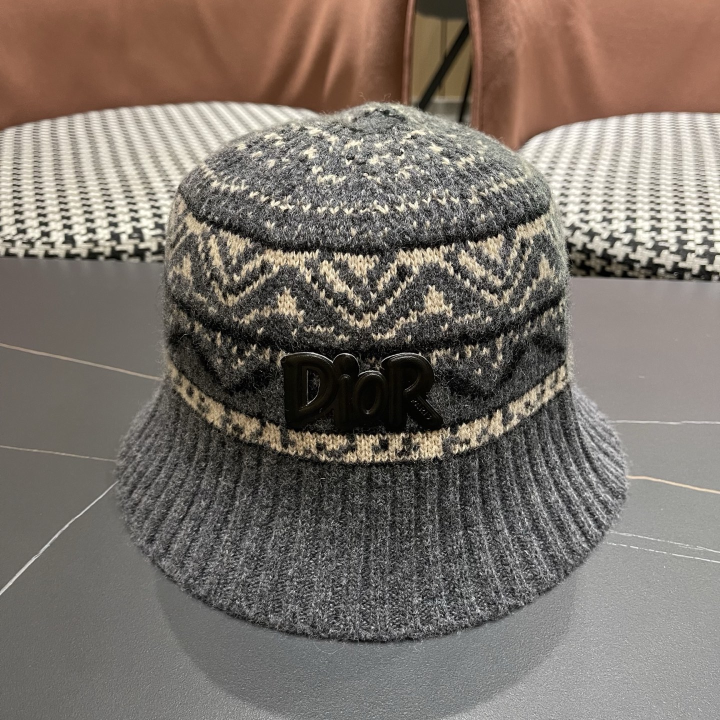 迪奥DIOR2025秋冬渔夫帽针织盆帽韩版时尚百搭毛线帽子新款水桶帽网红ins