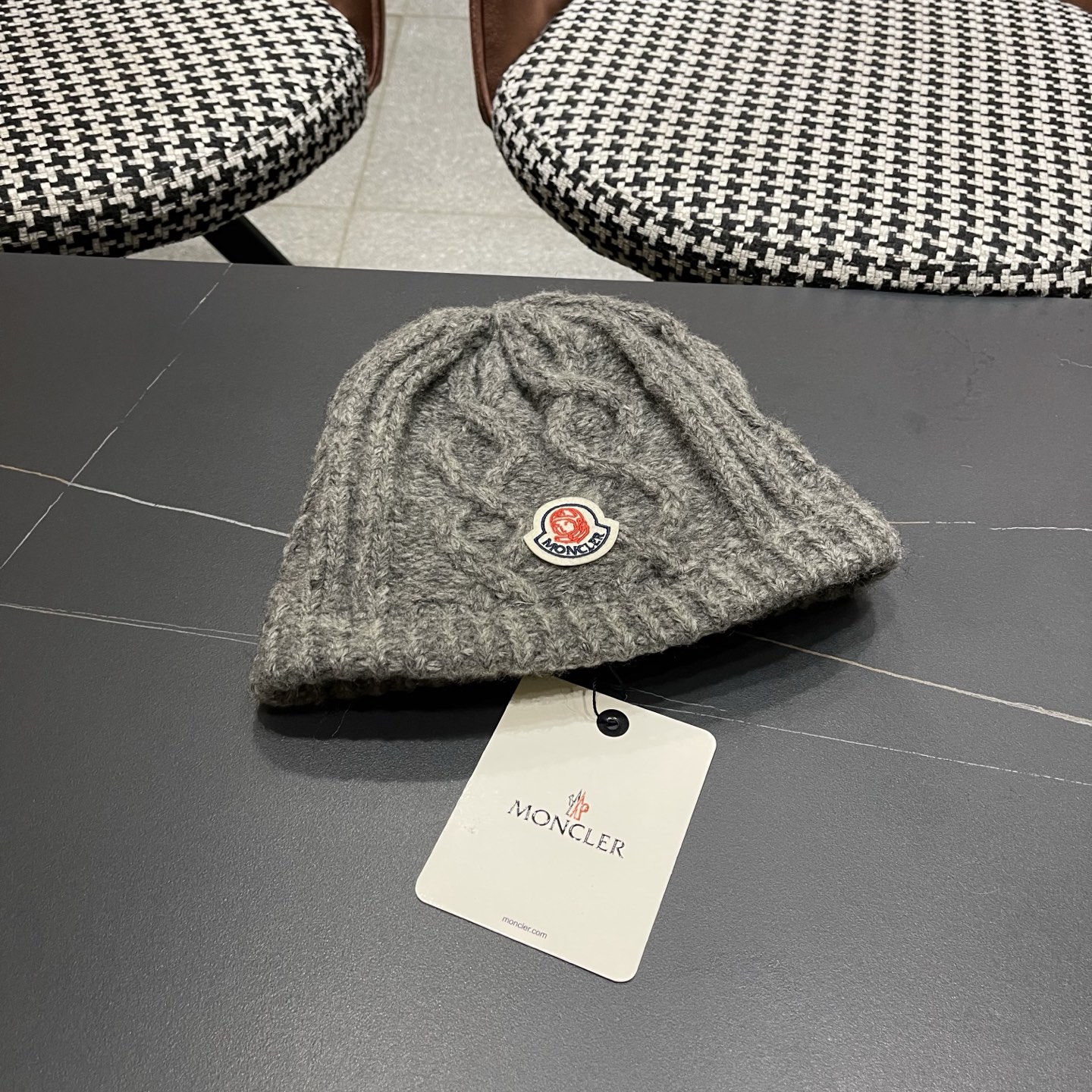 MONCLER蒙口2025麻花针织毛线帽，好品质高端大气，超火爆💖质感很赞，时尚潮流！冬天必备单品，男女