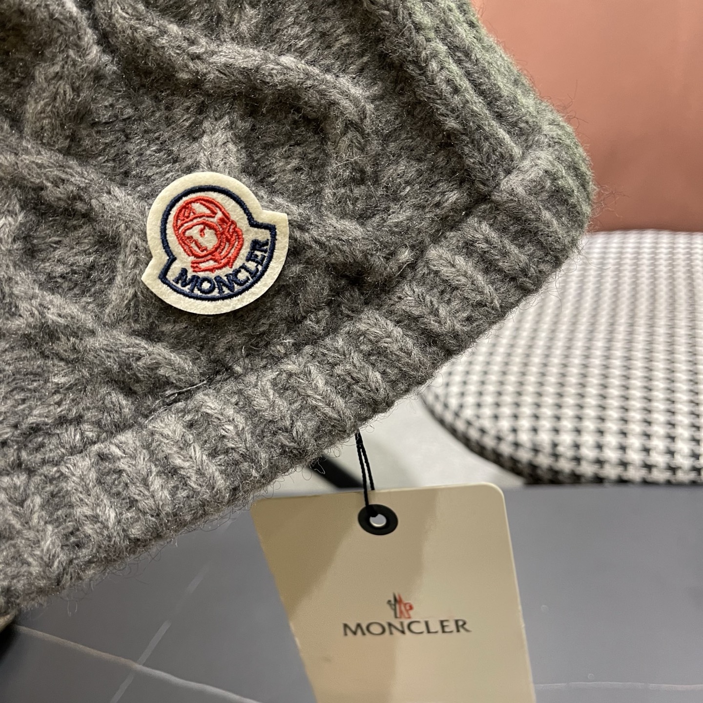 MONCLER蒙口2025麻花针织毛线帽，好品质高端大气，超火爆💖质感很赞，时尚潮流！冬天必备单品，男女