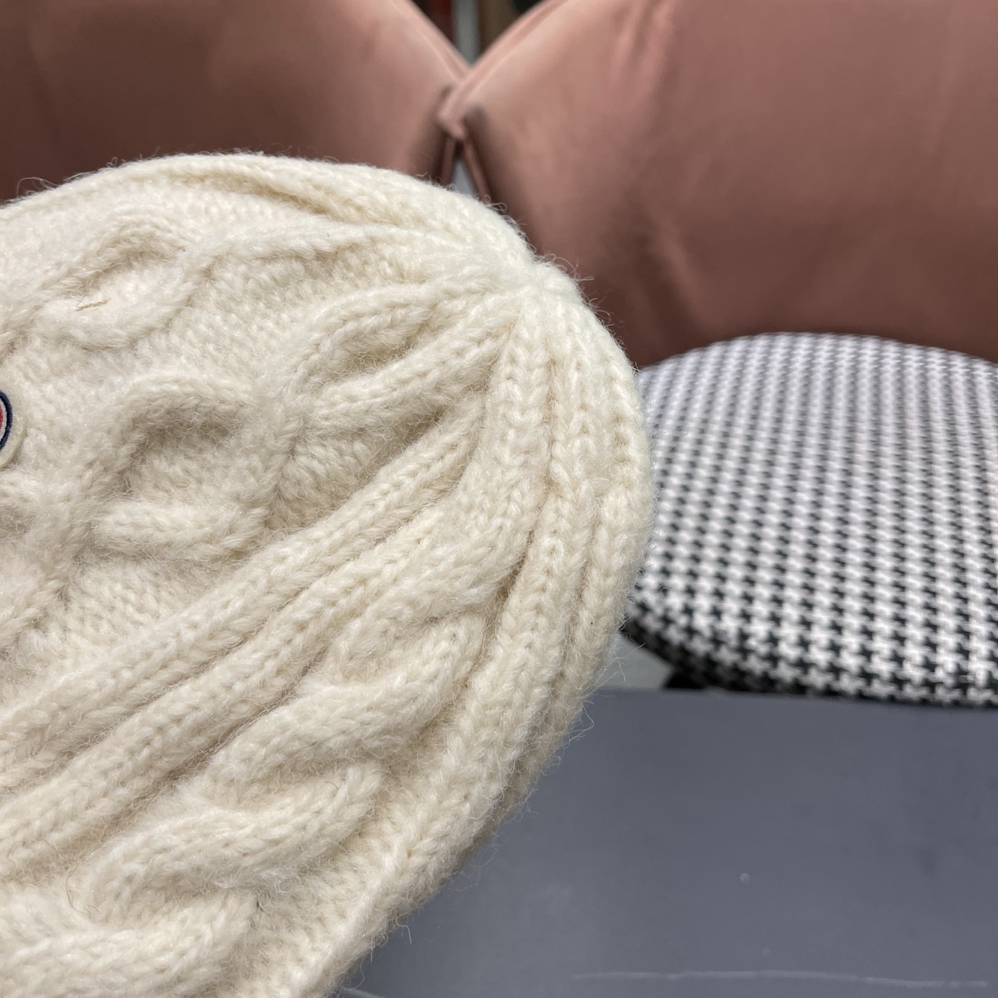 MONCLER蒙口2025麻花针织毛线帽，好品质高端大气，超火爆💖质感很赞，时尚潮流！冬天必备单品，男女