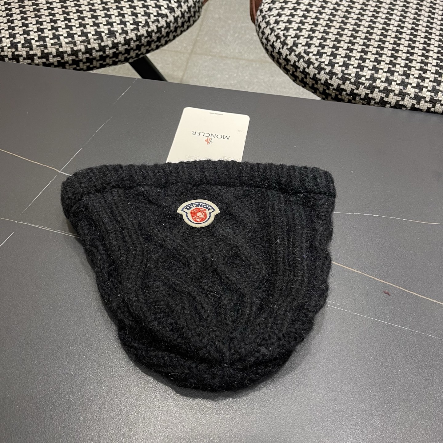 MONCLER蒙口2025麻花针织毛线帽，好品质高端大气，超火爆💖质感很赞，时尚潮流！冬天必备单品，男女