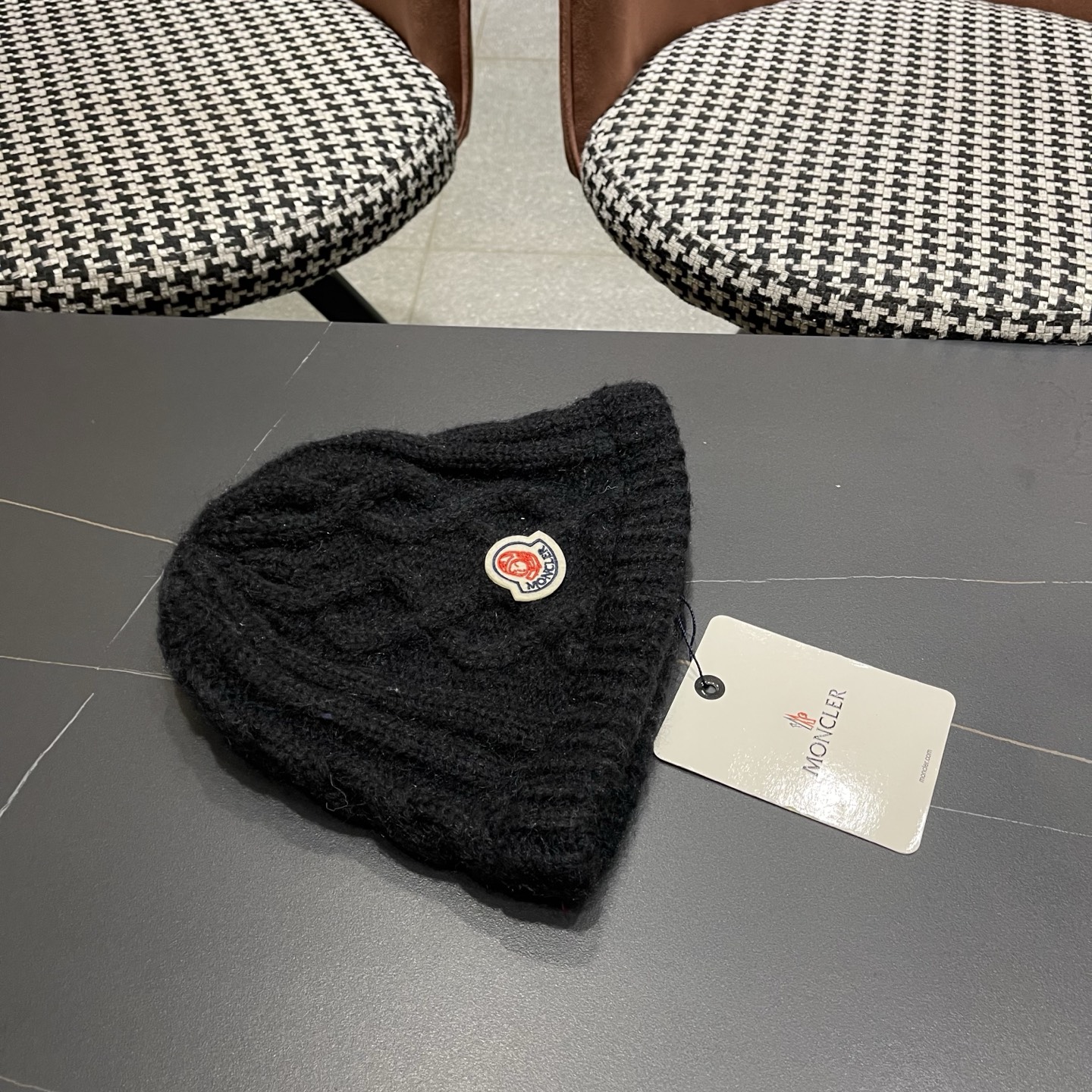 MONCLER蒙口2025麻花针织毛线帽，好品质高端大气，超火爆💖质感很赞，时尚潮流！冬天必备单品，男女