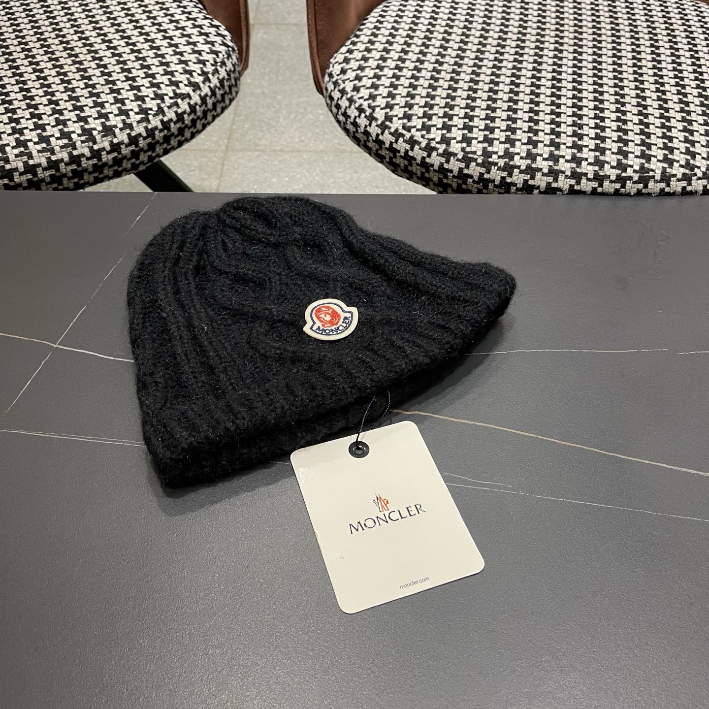 MONCLER蒙口2025麻花针织毛线帽，好品质高端大气，超火爆💖质感很赞，时尚潮流！冬天必备单品，男女