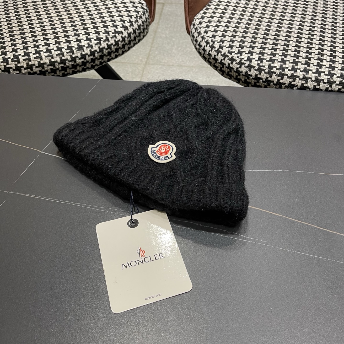MONCLER蒙口2025麻花针织毛线帽，好品质高端大气，超火爆💖质感很赞，时尚潮流！冬天必备单品，男女