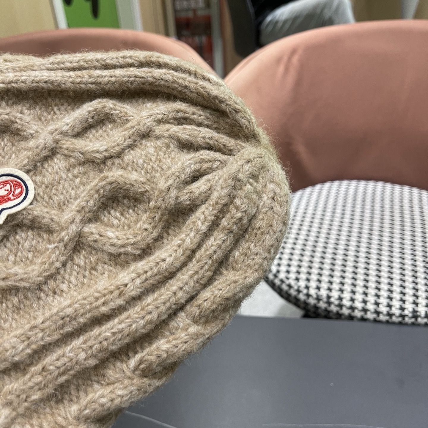 MONCLER蒙口2025麻花针织毛线帽，好品质高端大气，超火爆💖质感很赞，时尚潮流！冬天必备单品，男女