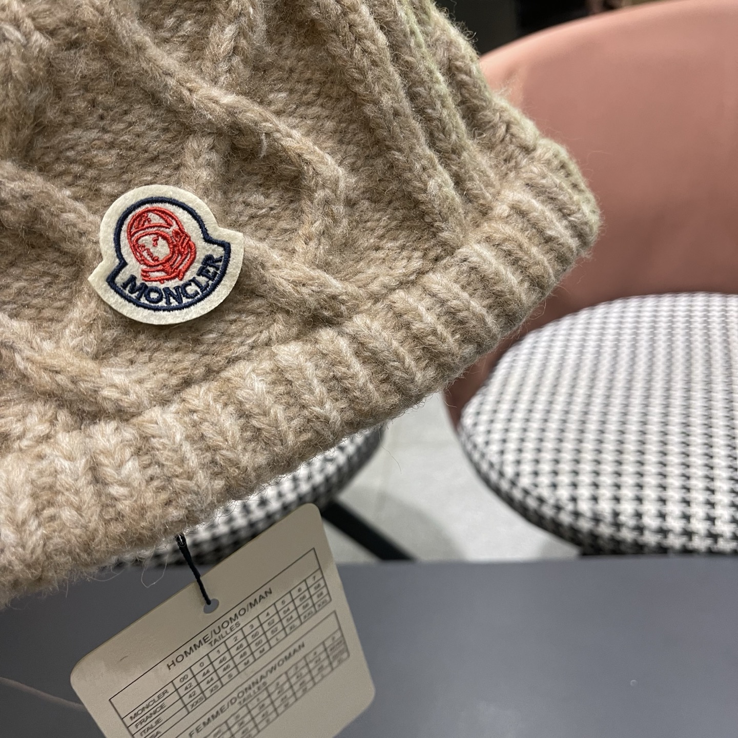 MONCLER蒙口2025麻花针织毛线帽，好品质高端大气，超火爆💖质感很赞，时尚潮流！冬天必备单品，男女