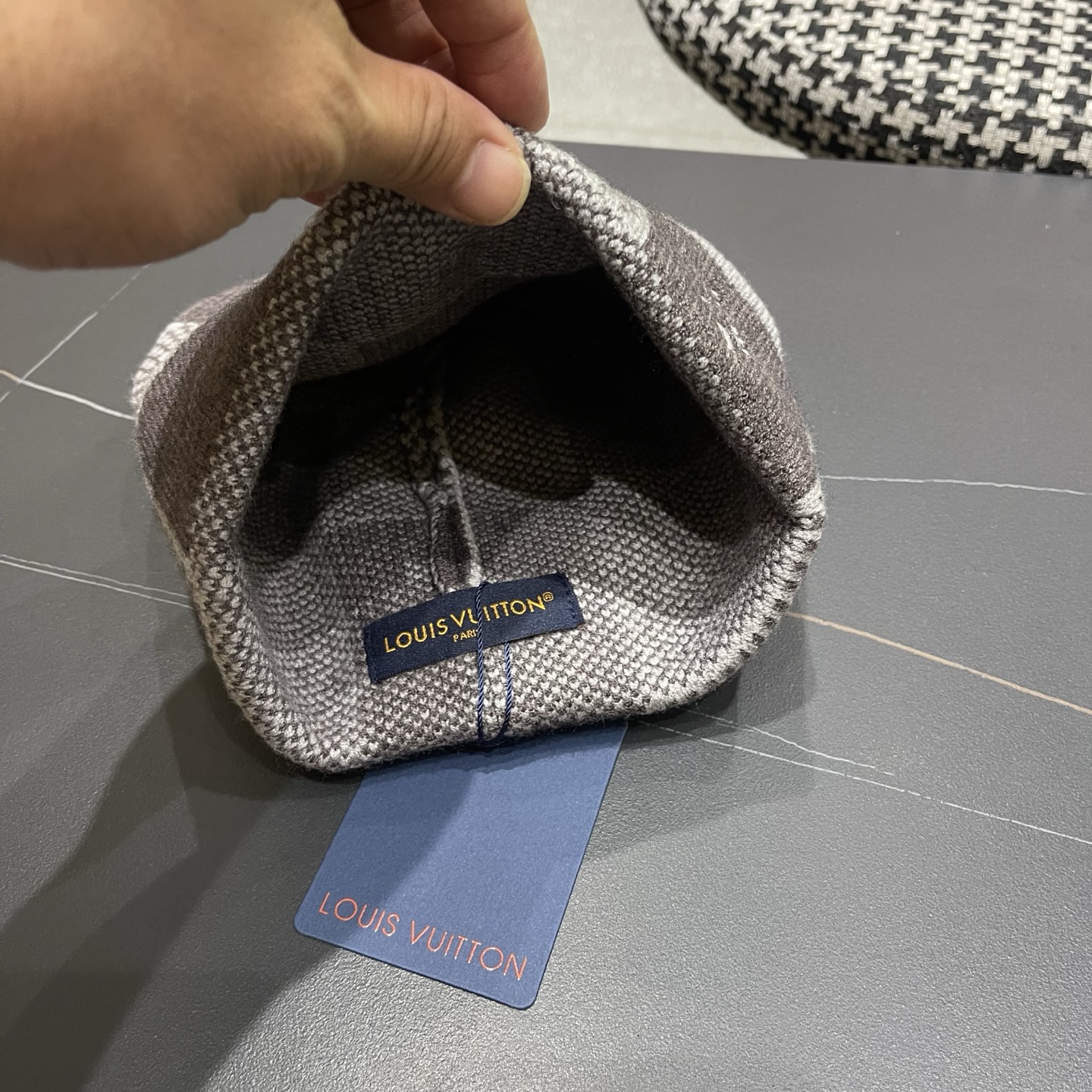 LV路易威登经典原单毛线帽，采用精选羊毛面料，超高羊毛成份，‼️手感超柔软，弹性极佳，市场品质多多，亲们