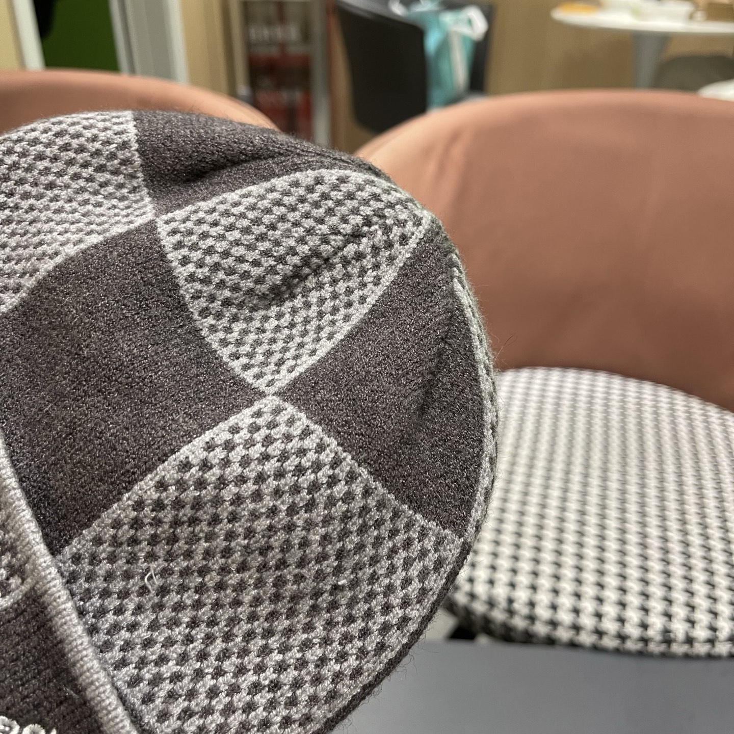 LV路易威登经典原单毛线帽，采用精选羊毛面料，超高羊毛成份，‼️手感超柔软，弹性极佳，市场品质多多，亲们