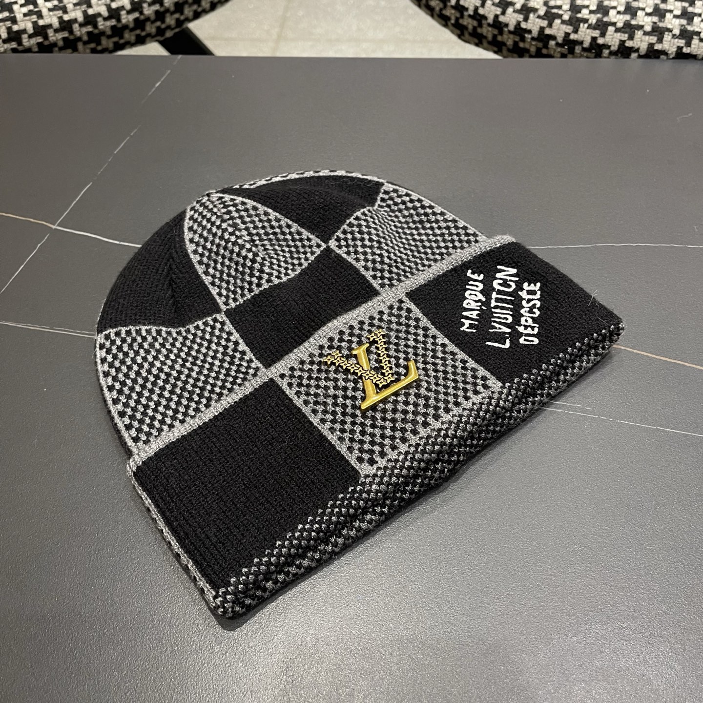 LV路易威登经典原单毛线帽，采用精选羊毛面料，超高羊毛成份，‼️手感超柔软，弹性极佳，市场品质多多，亲们