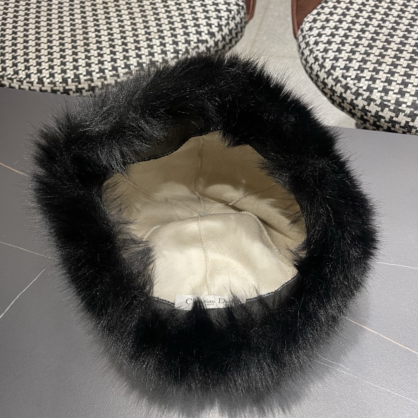 迪奥Dior复古豹纹毛绒帽女冬季百搭显脸小护耳渔夫帽加厚防寒保暖蒙古帽子