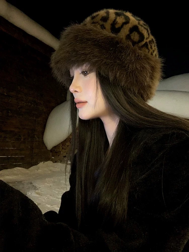 迪奥Dior复古豹纹毛绒帽女冬季百搭显脸小护耳渔夫帽加厚防寒保暖蒙古帽子