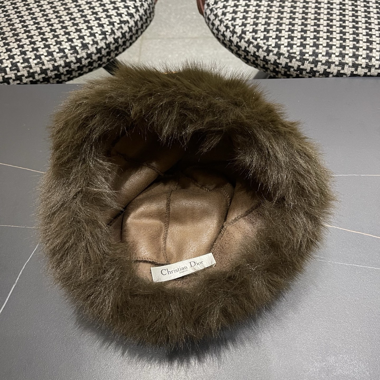 迪奥Dior复古豹纹毛绒帽女冬季百搭显脸小护耳渔夫帽加厚防寒保暖蒙古帽子