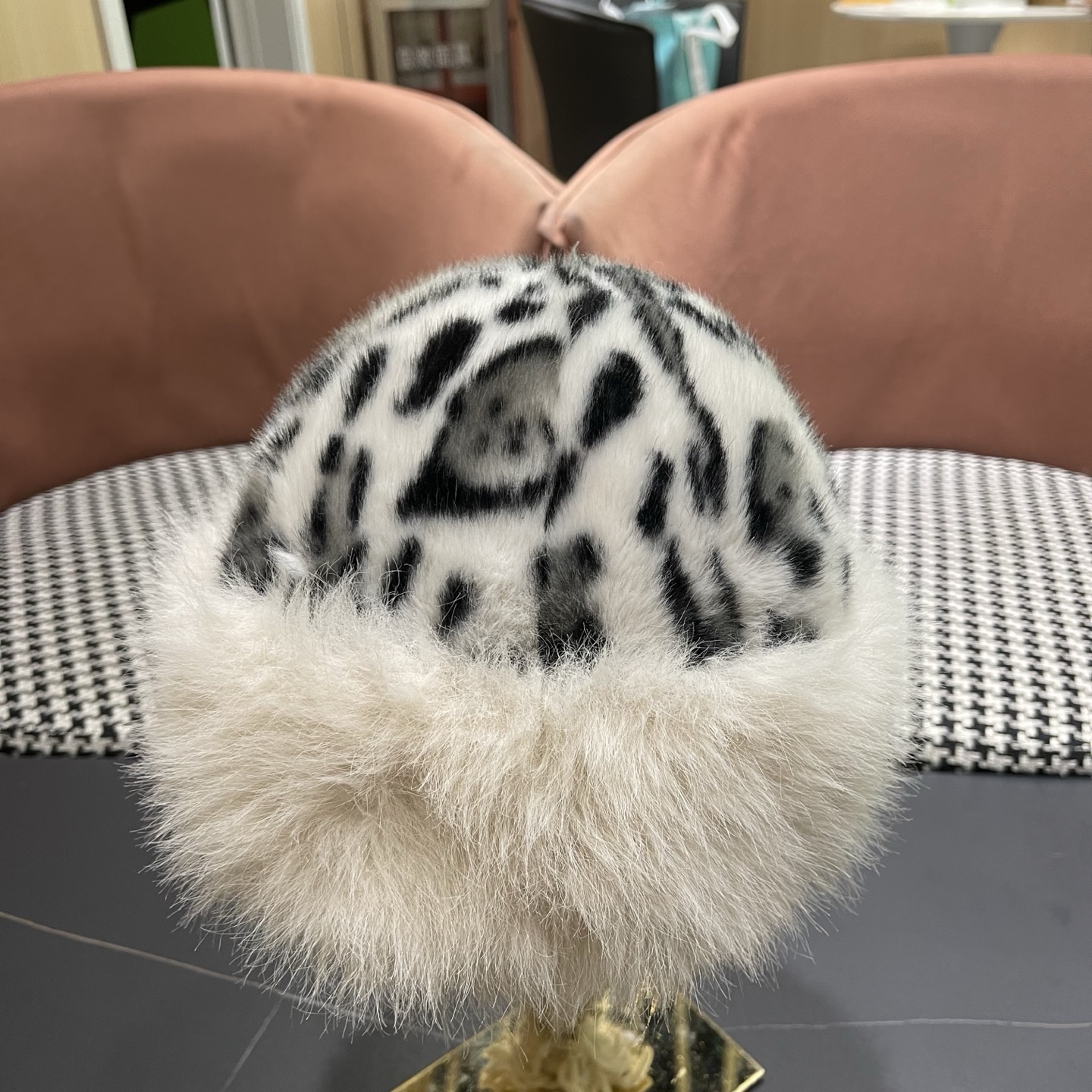 迪奥Dior复古豹纹毛绒帽女冬季百搭显脸小护耳渔夫帽加厚防寒保暖蒙古帽子