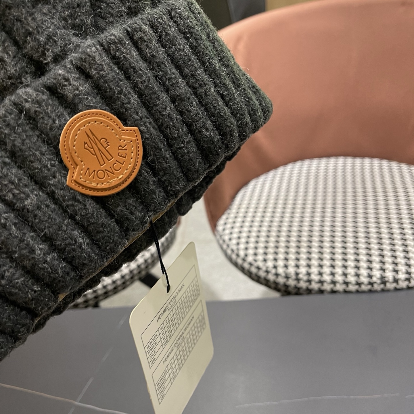 MONC～蒙口麻花形厚款毛线帽这款好有内涵 加粗毛线成铁索状缠绕 粗围边设计很显脸小 有眼光的这款推荐你